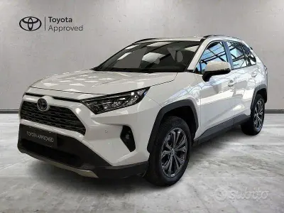 Usata Toyota RAV4 Hybrid Active 218 CV (160 kW) 2023 Bianco SUV