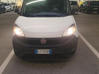 Usata Fiat Doblò S 120 CV (88 kW) 2022 Bianco Monovolume