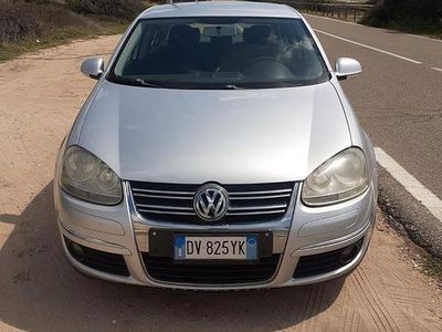 Begagnad VW Jetta Comfortline 105 HK (77 kW) 2009 Grå Sedan