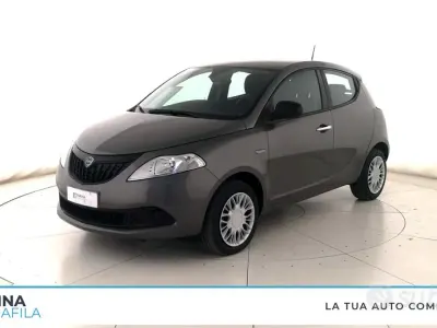 Usata Lancia Ypsilon Gold 69 CV (50 kW) 2024 Grigio Utilitaria