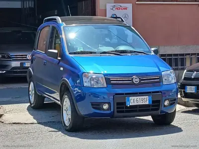 Usata Fiat Panda 4x4 Climbing 60 CV (44 kW) 2005 Blu/azzurro Utilitaria