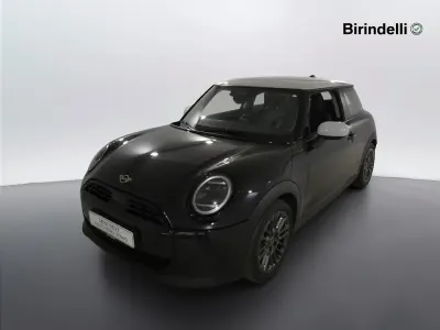Usata Mini Cooper Classic 114 kW (156 CV) 2025 Midnight black ii Utilitaria