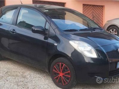 usata Toyota Yaris 1000 di cilindrata benzina,