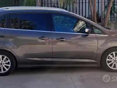 Usata Ford C-MAX 120 CV (88 kW) 2016 Grigio Monovolume