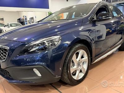 Usata Volvo V40 CC Summum 150 CV (110 kW) 2014 Blu Station wagon