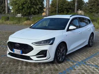 Usata Ford Focus ST-Line 115 CV (84 kW) 2023 Bianco Station wagon