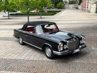 Usata Mercedes 280 SE 200 CV (147 kW) 1970 Nero Cabrio