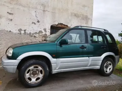 Usata Suzuki Grand Vitara 173 CV (127 kW) 1998 Verde Berlina