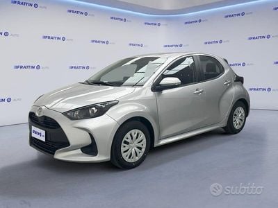 Usata Toyota Yaris Hybrid Active 172 CV (126 kW) 2025 Nero Utilitaria