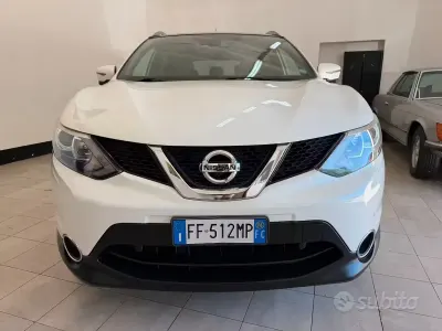 Usata Nissan Qashqai N-Connecta 131 CV (96 kW) 2016 Bianco SUV