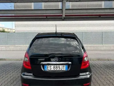 Usata Mercedes A160 Premium 82 CV (60 kW) 2012 Nero Utilitaria