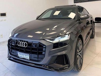 Grigio scuro Usata 2020 Audi Q8 S-Line SUV | 46.000 € (Buon prezzo)