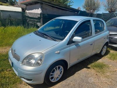 usata Toyota Yaris anno 2006 1.0 benzina cn 80Mila km