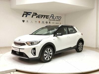 Bianco Usata 2021 Kia Stonic Style SUV | 15.900 € (Buon prezzo)