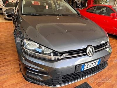 Käytetty VW Golf Sportsvan R-line 116 HP (85 kW) 2017 Harmaa Tila-auto