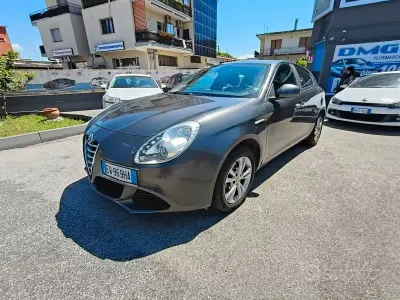 Usata Alfa Romeo Giulietta Progression 120 CV (88 kW) 2014 Gray Utilitaria