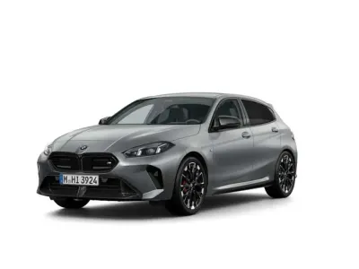 Nuova BMW M5 M Sport 300 CV (220 kW) 2026 Frozen pure grey metallizzato Berlina
