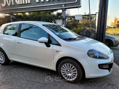 Usata Fiat Punto Evo Dynamic 105 CV (77 kW) 2010 Bianco Utilitaria