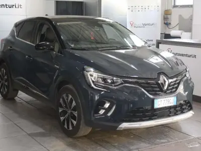 Usata Renault Captur Techno 101 CV (74 kW) 2024 Blu SUV