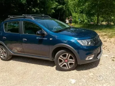 Usata Dacia Sandero 90 CV (66 kW) 2019 Bluazzurro Berlina