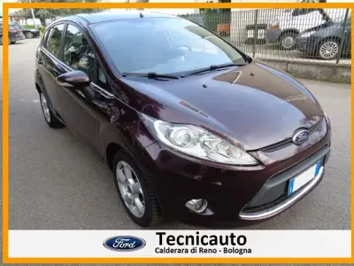 Usata Ford Fiesta 81 CV (59 kW) 2011 Rosso morello metallizzato