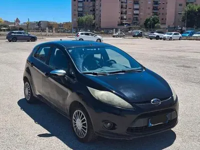 Usata Ford Fiesta 68 CV (50 kW) 2011 Nero Berlina