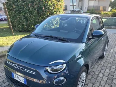Usata Fiat 500e Red 42 kW (58 CV) 2023 Utilitaria