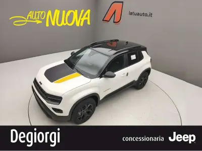Nieuw Jeep Avenger North 145 PK (106 kW) 2026 Grijs SUV