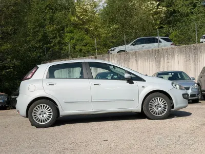 Begagnad Fiat Punto Active 69 HK (50 kW) 2011 Grå Halvkombi