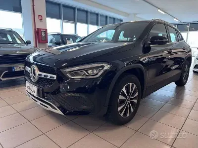Usata Mercedes GLA200 150 CV (110 kW) 2022 Nero SUV