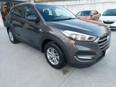 Usata Hyundai Tucson Comfort 116 CV (85 kW) 2017 Marrone SUV