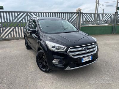 Usata Ford Kuga Titanium 120 CV (88 kW) 2018 Nero SUV