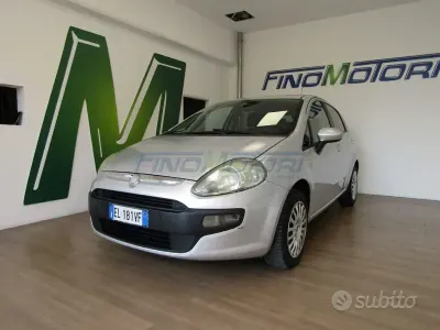 Usata Fiat Punto Easy 69 CV (50 kW) 2012 Grigio Utilitaria