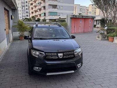 Usata Dacia Sandero Stepway 90 CV (66 kW) 2019 Grigio Berlina