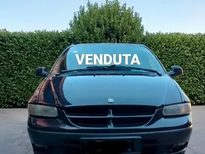 Usata Chrysler Voyager 116 CV (85 kW) 1999 Nero Monovolume