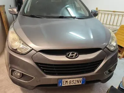 Usata Hyundai Tucson 176 CV (129 kW) 2012 Grigio SUV
