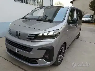 Nuova Peugeot Traveller Business-Line 2026 Grigio Monovolume