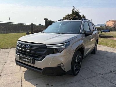 Nuova Subaru Forester Style 136 CV (100 kW) 2026 Oro SUV