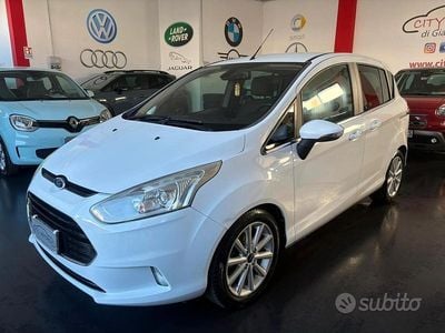 Usado Ford B-MAX Titanium 75 CV (55 kW) 2015 Blanco Monovolumen