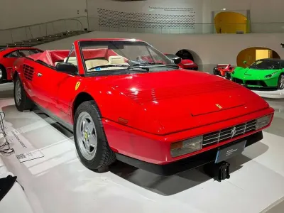 Usata Ferrari Mondial 271 CV (199 kW) 1986 Rosso Cabrio