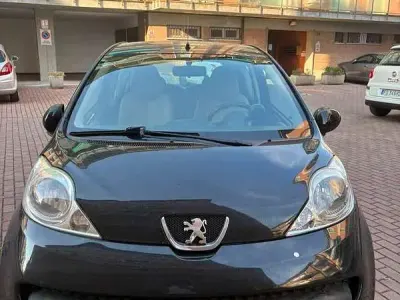 Usata Peugeot 107 Urban Move 68 CV (50 kW) 2008 Nero Utilitaria