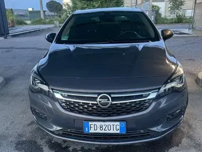 Usata Opel Astra Innovation 136 CV (100 kW) 2017 Berlina