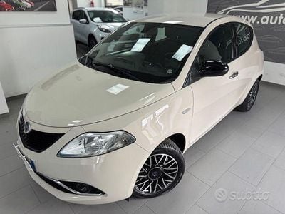 Begagnad Lancia Ypsilon Gold 95 HK (69 kW) 2019 Vit Halvkombi