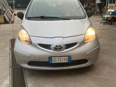 Usata Toyota Aygo 65 CV (47 kW) 2007 Grigio Utilitaria