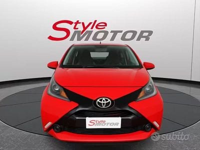 Usata Toyota Aygo Cool 69 CV (50 kW) 2017 Rosso Utilitaria