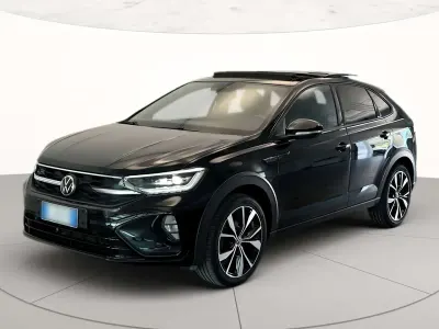 Usata VW Taigo R-line 110 CV (80 kW) 2022 Deep black perlato SUV