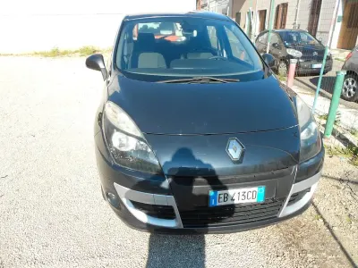 Usata Renault Scénic III Dynamique 110 CV (80 kW) 2011 Nero Monovolume