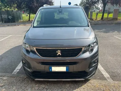 Usata Peugeot Rifter 131 CV (96 kW) 2019 Grigio Monovolume