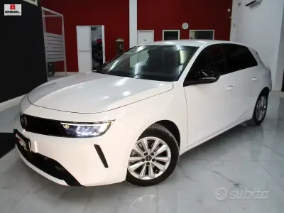 Usata Opel Astra Edition 131 CV (96 kW) 2023 Bianco Utilitaria