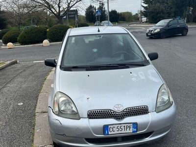 usata Toyota Yaris 1.0i 16V Perfetto per neopatentati